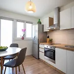 Cozy & Kali Apartment