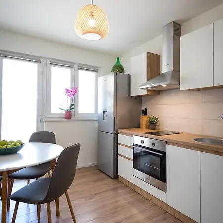 Cozy & Kali Apartment