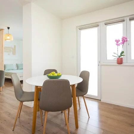 Cozy & Kali * 로비니